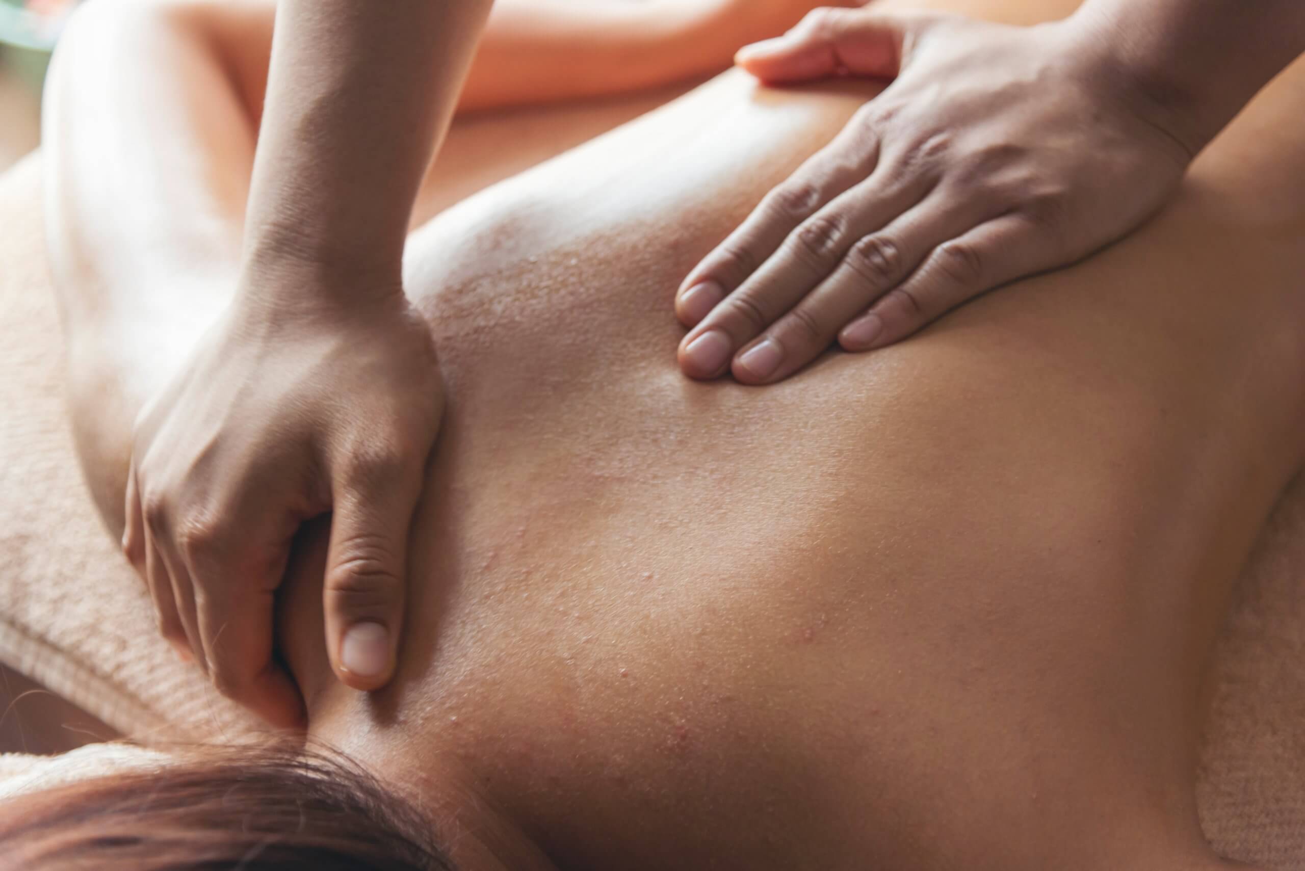 Massage par un masseur expérimenté
